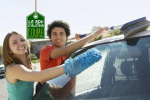 web-couple-washing-car-smile-c2a9bikeriderlondonshutterstock1